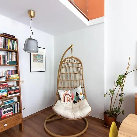 Bright Loft With 3 Bedrooms And Terrace In Galata