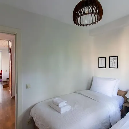 דירה Bright Loft With 3 Bedrooms And Terrace In Galata