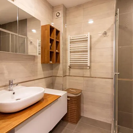 Bright Loft With 3 Bedrooms And Terrace In Galata דירה *