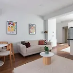 Apartment Bright Loft With 3 Bedrooms And Terrace In Galata