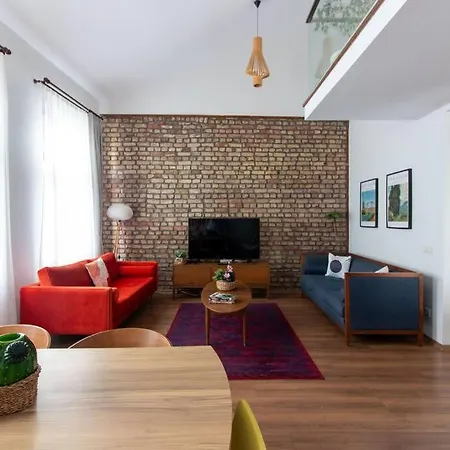 Bright Loft With 3 Bedrooms And Terrace In Galata