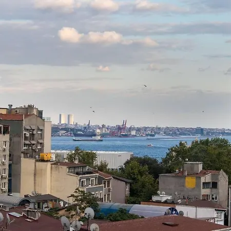 Bright Loft With 3 Bedrooms And Terrace In Galata Lägenhet