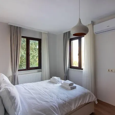 Bright Loft With 3 Bedrooms And Terrace In Galata