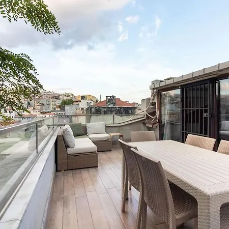 Bright Loft With 3 Bedrooms And Terrace In Galata Lägenhet