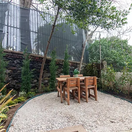 Bright Loft With 3 Bedrooms And Terrace In Galata