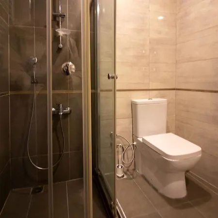 Bright Loft With 3 Bedrooms And Terrace In Galata *