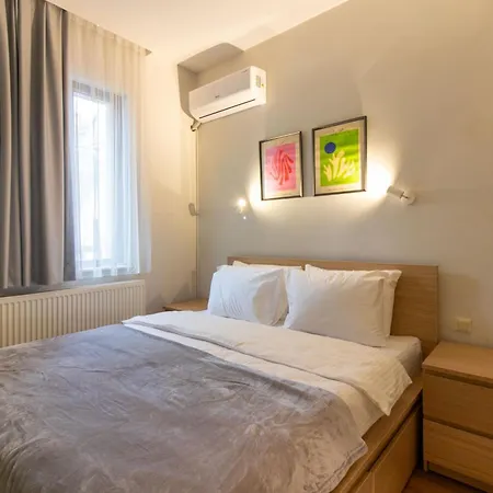 Bright Loft With 3 Bedrooms And Terrace In Galata *