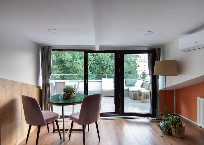 Appartamento Bright Loft With 3 Bedrooms And Terrace In Galata