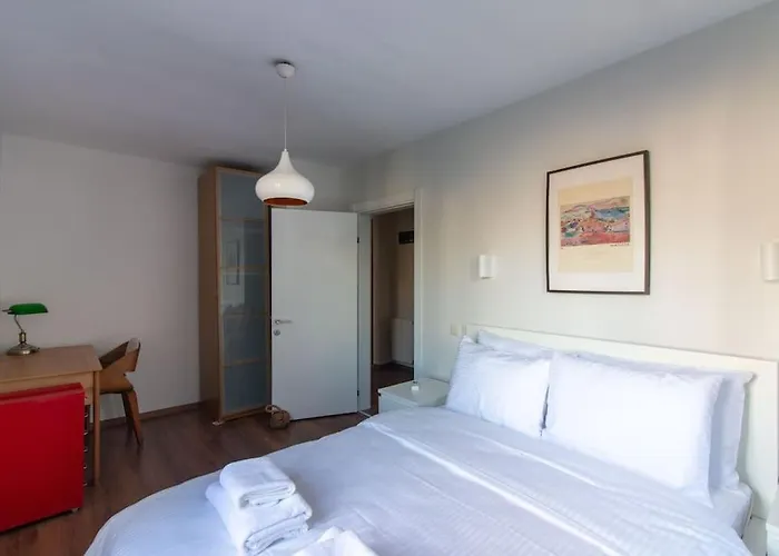 Bright Loft With 3 Bedrooms And Terrace In Galata *