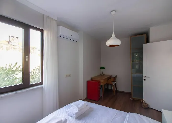 Bright Loft With 3 Bedrooms And Terrace In Galata Appartamento *