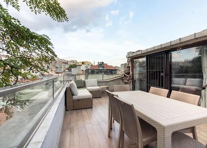 Bright Loft With 3 Bedrooms And Terrace In Galata Apartmán