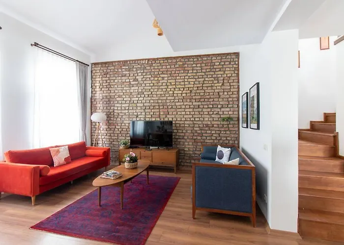 Bright Loft With 3 Bedrooms And Terrace In Galata