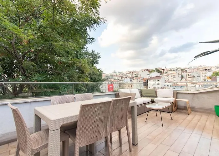 Bright Loft With 3 Bedrooms And Terrace In Galata Istanbulská provincie
