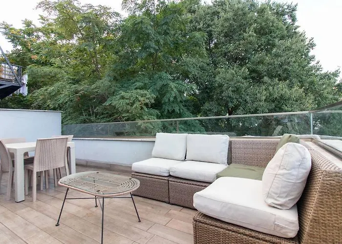 Bright Loft With 3 Bedrooms And Terrace In Galata