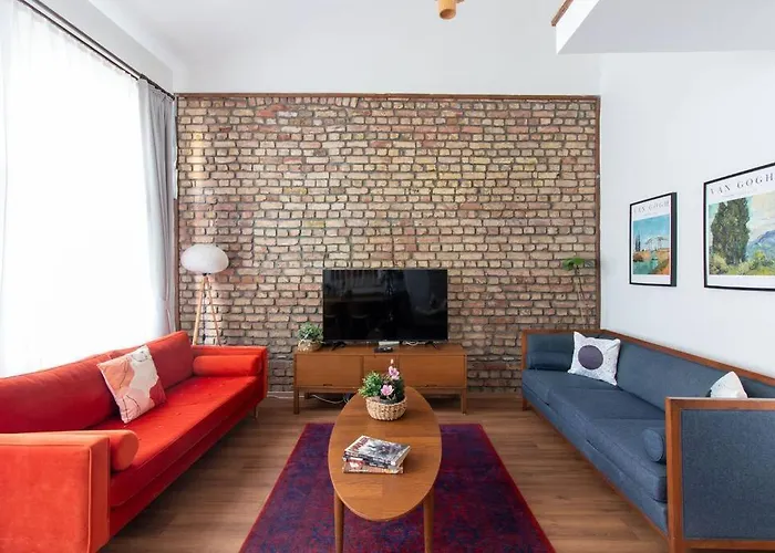 Apartmán Bright Loft With 3 Bedrooms And Terrace In Galata