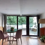 Apartment Bright Loft With 3 Bedrooms And Terrace In Galata