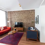 Bright Loft With 3 Bedrooms And Terrace In Galata