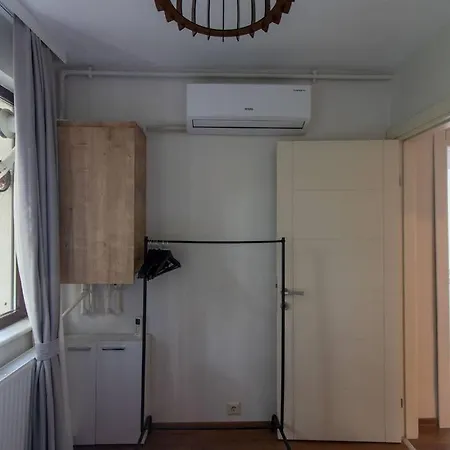 דירה Bright Loft With 3 Bedrooms And Terrace In Galata איסטמבול