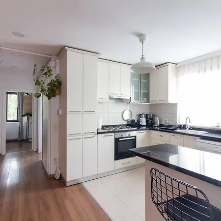 Bright Loft With 3 Bedrooms And Terrace In Galata Lägenhet
